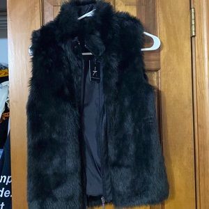 BLACK FAUX FUR VEST